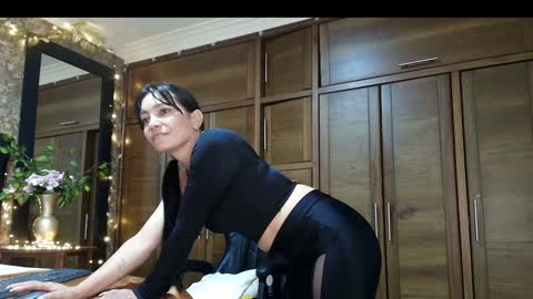 Emma online show from December 2024 07:22:02 PM