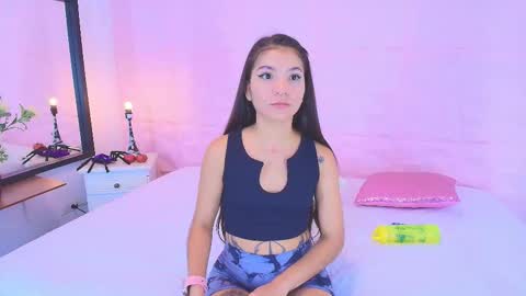 Emma  online show from October 2025 08:08:02 PM