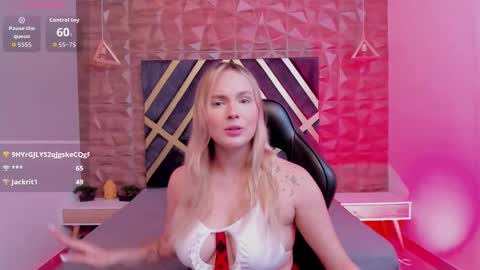 Snapshot of emmaa_white_ chatting on February 2026 05:39:01 PM EMMA online show from February 2026 05:39:01 PM