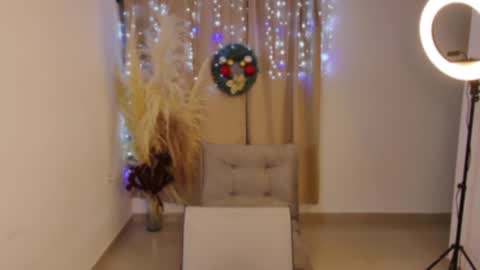 Emma online show from December 2024 06:09:01 AM