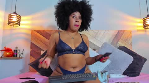 Snapshot of emmabrantt chatting on December 2024 01:05:01 AM Emma Brant online show from December 2024 01:05:01 AM