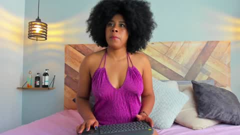 Snapshot of emmabrantt chatting on January 2025 03:47:01 PM Emma Brant online show from January 2025 03:47:01 PM