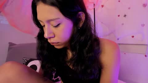 emmaclark_1 online show from October 2025 08:39:01 PM