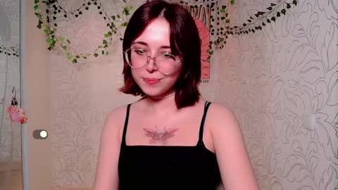 Snapshot of emmae__ chatting on December 2024 02:38:02 PM Emma online show from December 2024 02:38:02 PM