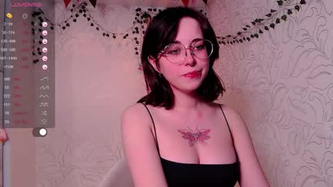 Snapshot of emmae__ chatting on January 2025 02:01:01 AM Emma online show from January 2025 02:01:01 AM