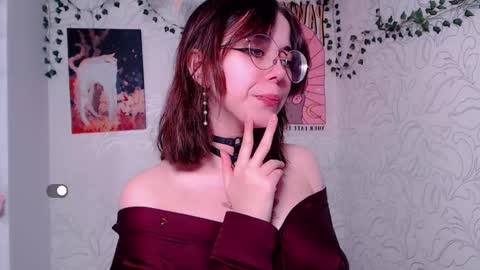 Snapshot of emmae__ chatting on February 2025 05:01:01 AM Emma online show from February 2025 05:01:01 AM