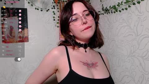 Snapshot of emmae__ chatting on February 2025 11:52:01 AM Emma online show from February 2025 11:52:01 AM