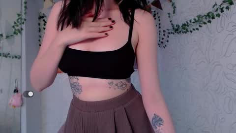 Snapshot of emmae__ chatting on October 2025 09:41:02 AM Emma online show from October 2025 09:41:02 AM