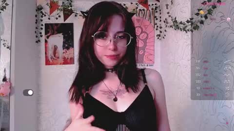 Snapshot of emmae__ chatting on November 2025 05:40:01 AM Emma online show from November 2025 05:40:01 AM