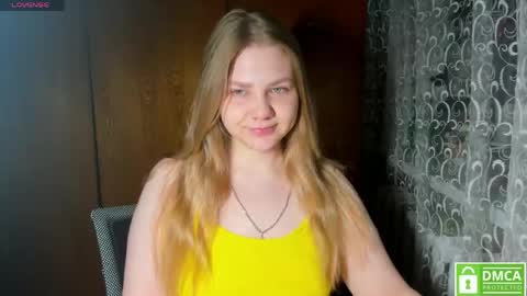 Snapshot of emmafrizea chatting on April 2026 10:44:02 PM Hello Im newMake me cumPVT 12tk for min ALL INCLUSIVE online show from April 2026 10:44:02 PM