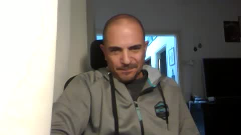 Ariel online show from November 2025 10:08:02 PM