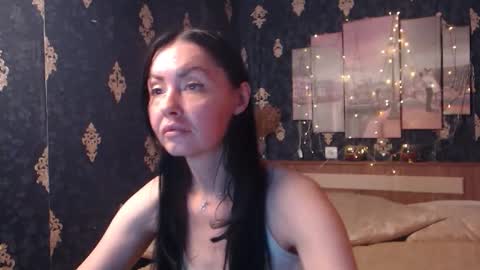 Snapshot of emmagoldx chatting on October 2025 10:18:01 AM EmmaGoldX online show from October 2025 10:18:01 AM