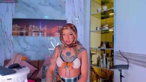 Snapshot of emmahills_sex chatting on November 2025 01:22:02 PM Emma online show from November 2025 01:22:02 PM