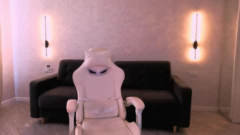 Snapshot of emmakeam_ chatting on April 2026 06:22:02 AM Emma online show from April 2026 06:22:02 AM