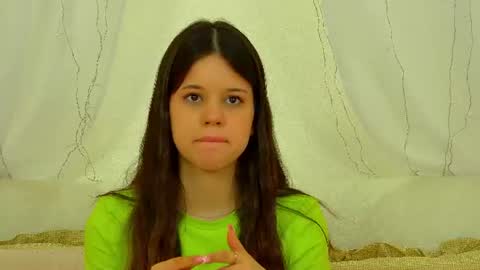 Snapshot of emmalandau chatting on June 2026 11:19:01 AM Emma online show from June 2026 11:19:01 AM