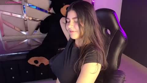 Snapshot of emmalee_a chatting on December 2024 02:02:01 PM Emma online show from December 2024 02:02:01 PM