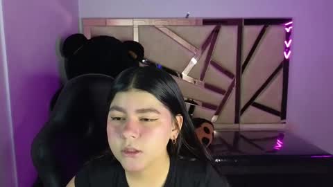 Snapshot of emmalee_a chatting on December 2024 10:56:02 AM Emma online show from December 2024 10:56:02 AM