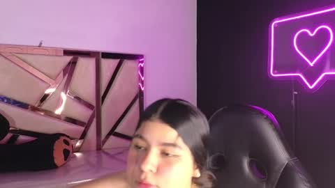 Snapshot of emmalee_a chatting on January 2025 05:44:02 PM Emma online show from January 2025 05:44:02 PM