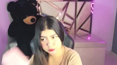 Snapshot of emmalee_a chatting on January 2025 10:29:02 AM Emma online show from January 2025 10:29:02 AM