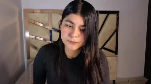 Snapshot of emmalee_a chatting on February 2025 04:35:01 PM Emma online show from February 2025 04:35:01 PM