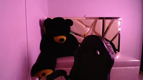 Snapshot of emmalee_a chatting on February 2025 10:39:02 AM Emma online show from February 2025 10:39:02 AM