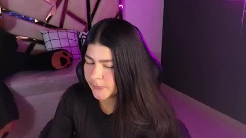 Snapshot of emmalee_a chatting on February 2025 10:37:02 AM Emma online show from February 2025 10:37:02 AM