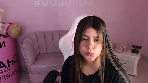 Snapshot of emmalee_a chatting on February 2025 10:34:01 AM Emma online show from February 2025 10:34:01 AM