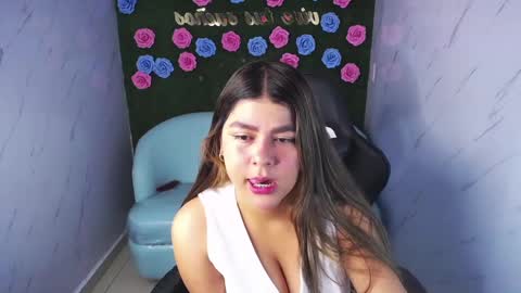 Snapshot of emmalee_a chatting on February 2025 10:41:01 AM Emma online show from February 2025 10:41:01 AM