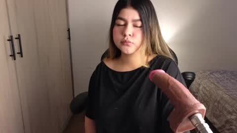 Snapshot of emmalee_a chatting on March 2026 04:00:01 PM Emma online show from March 2026 04:00:01 PM