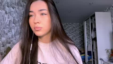 Emma online show from May 2026 08:33:02 AM