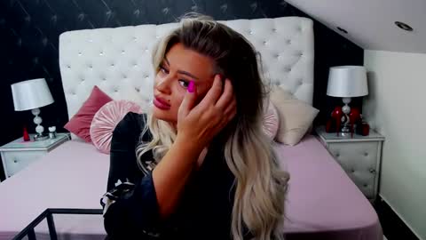 Emma Mavis online show from December 2024 08:19:02 AM