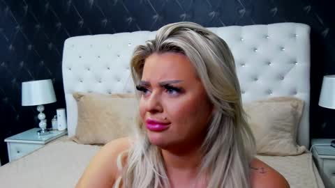 Emma Mavis online show from January 2025 12:11:02 PM