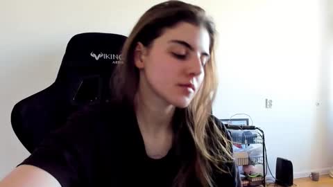 Emma online show from October 2025 11:29:02 AM