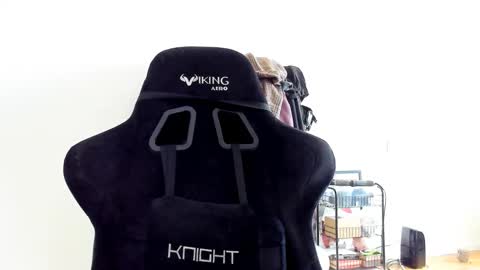 Emma online show from October 2025 10:25:01 AM