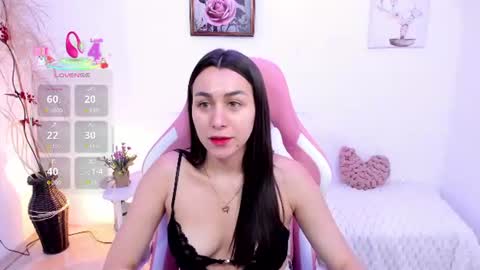 Snapshot of emmamyers_ chatting on July 2026 11:00:01 PM Emma online show from July 2026 11:00:01 PM