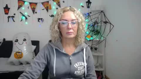 Snapshot of emmapark738567 chatting on October 2025 05:08:02 AM Emma online show from October 2025 05:08:02 AM