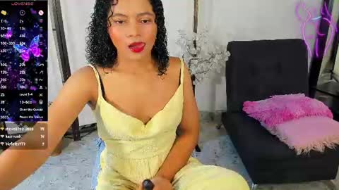 Snapshot of emmaray3 chatting on June 2026 11:04:01 AM emmaray3 online show from June 2026 11:04:01 AM