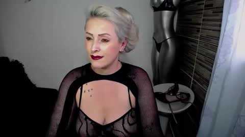 Snapshot of emmarizzoo chatting on May 2026 08:47:02 PM Emma online show from May 2026 08:47:02 PM