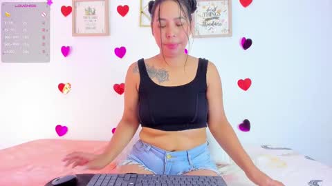 Emma Rogers online show from February 2025 12:47:01 PM