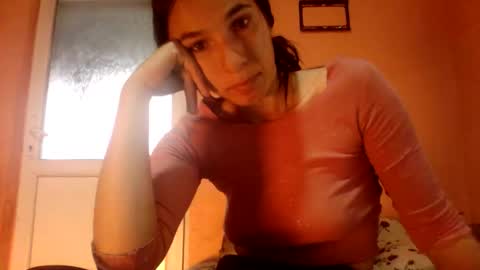 Snapshot of emmaryve chatting on April 2026 12:47:02 PM Emma online show from April 2026 12:47:02 PM