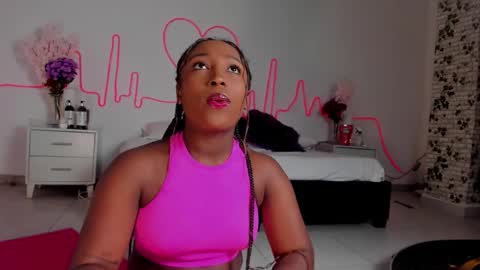 Snapshot of emmasanzoficial chatting on September 2025 11:31:02 AM Sara online show from September 2025 11:31:02 AM