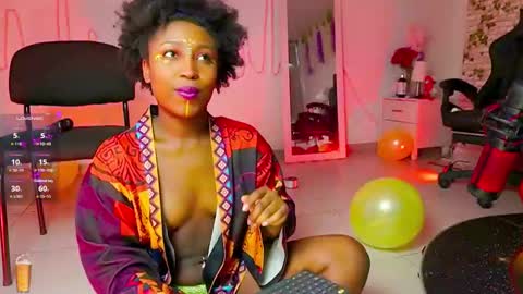 Snapshot of emmasanzoficial chatting on September 2025 11:37:01 AM Sara online show from September 2025 11:37:01 AM