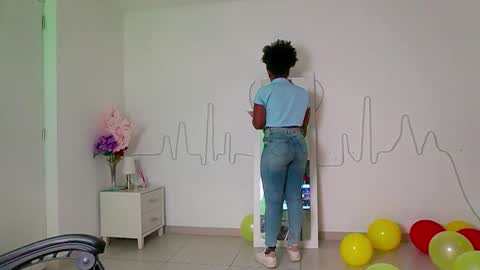 Snapshot of emmasanzoficial chatting on September 2025 11:59:02 AM Sara online show from September 2025 11:59:02 AM