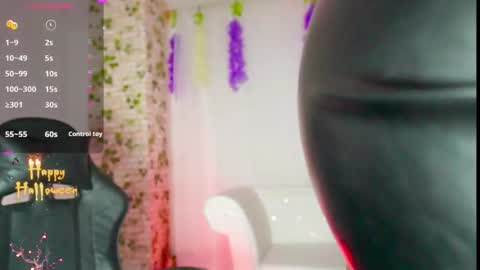 Snapshot of emmasanzoficial chatting on October 2025 11:41:02 AM Sara online show from October 2025 11:41:02 AM