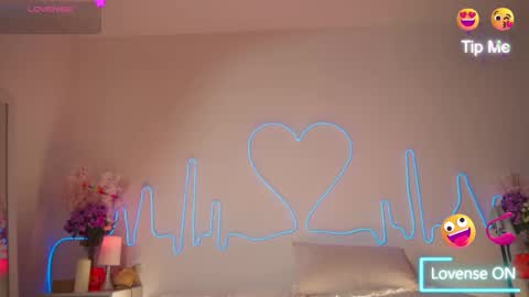 Snapshot of emmasanzoficial chatting on November 2025 11:33:02 AM Sara online show from November 2025 11:33:02 AM