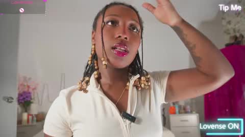 Snapshot of emmasanzoficial chatting on November 2025 11:54:01 AM Sara online show from November 2025 11:54:01 AM