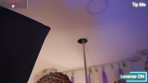 Snapshot of emmasanzoficial chatting on November 2025 11:31:02 AM Sara online show from November 2025 11:31:02 AM