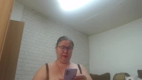 Snapshot of emmasquirt69 chatting on March 2026 05:19:01 AM emmasquirt69 online show from March 2026 05:19:01 AM
