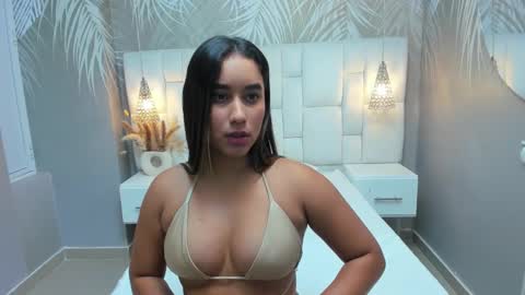 Snapshot of emmathompson__ chatting on March 2026 01:23:01 AM emmathompson__ online show from March 2026 01:23:01 AM