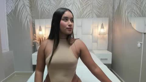 Snapshot of emmathompson__ chatting on March 2026 11:44:02 PM emmathompson__ online show from March 2026 11:44:02 PM